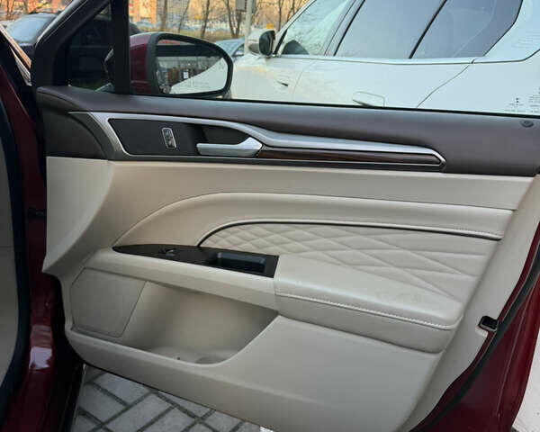 Красный Форд Фьюжн, объемом двигателя 2 л и пробегом 124 тыс. км за 16600 $, фото 20 на Automoto.ua