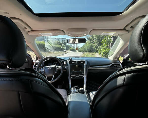 Красный Форд Фьюжн, объемом двигателя 2 л и пробегом 160 тыс. км за 15500 $, фото 7 на Automoto.ua