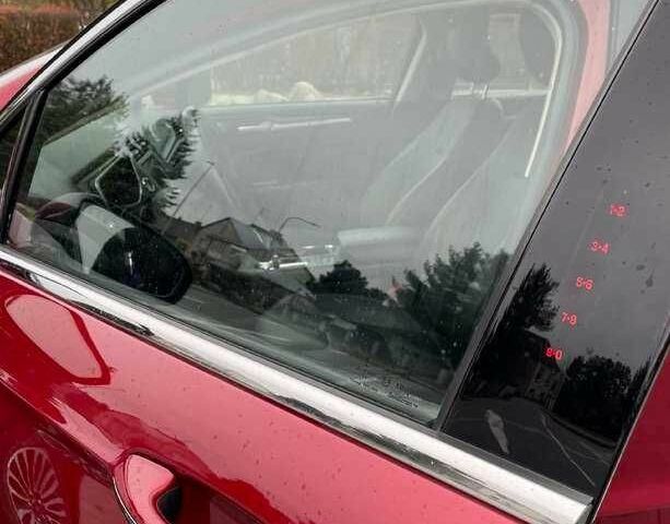 Красный Форд Фьюжн, объемом двигателя 0 л и пробегом 93 тыс. км за 11200 $, фото 9 на Automoto.ua