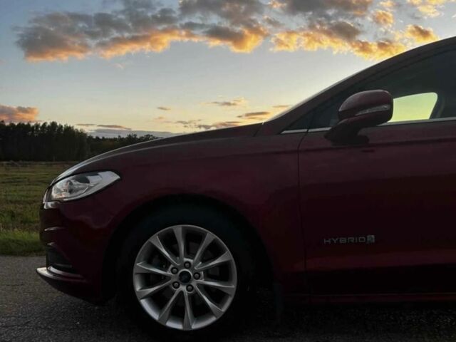 Красный Форд Фьюжн, объемом двигателя 2 л и пробегом 161 тыс. км за 8000 $, фото 7 на Automoto.ua