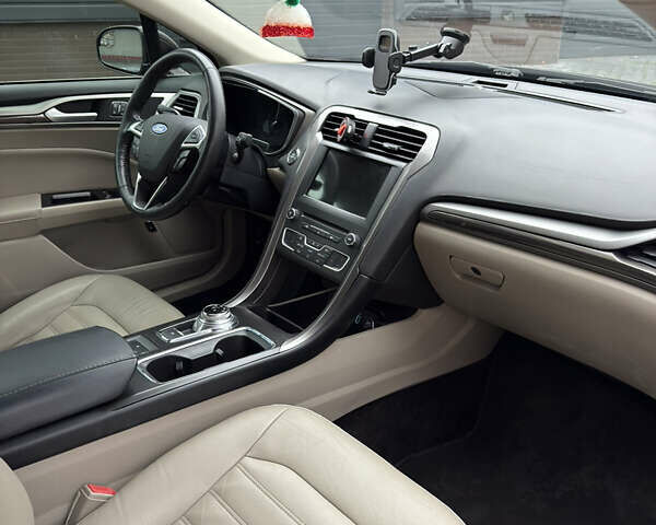 Красный Форд Фьюжн, объемом двигателя 2 л и пробегом 107 тыс. км за 13700 $, фото 63 на Automoto.ua