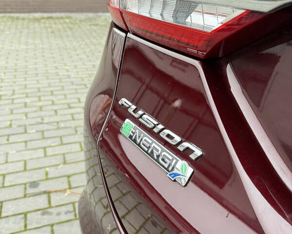 Красный Форд Фьюжн, объемом двигателя 2 л и пробегом 107 тыс. км за 13700 $, фото 17 на Automoto.ua