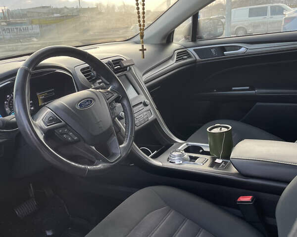 Форд Фьюжн 2017 в Киеве на Automoto.ua Красный Форд Фьюжн, объемом двигателя 2.49 л и пробегом 87 тыс. км за 12500 $, фото 24 на Automoto.ua