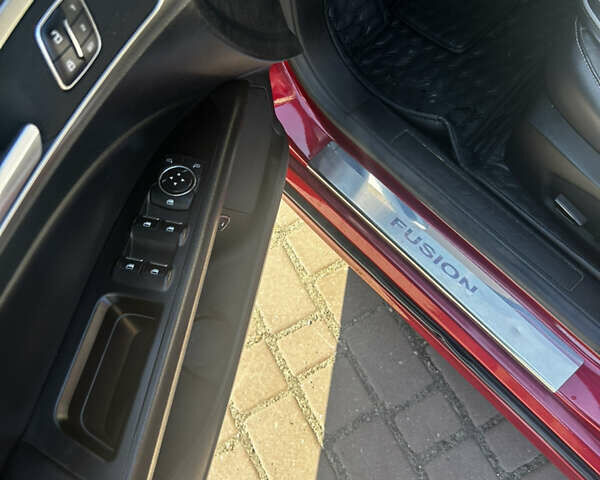 Красный Форд Фьюжн, объемом двигателя 2 л и пробегом 160 тыс. км за 15500 $, фото 6 на Automoto.ua