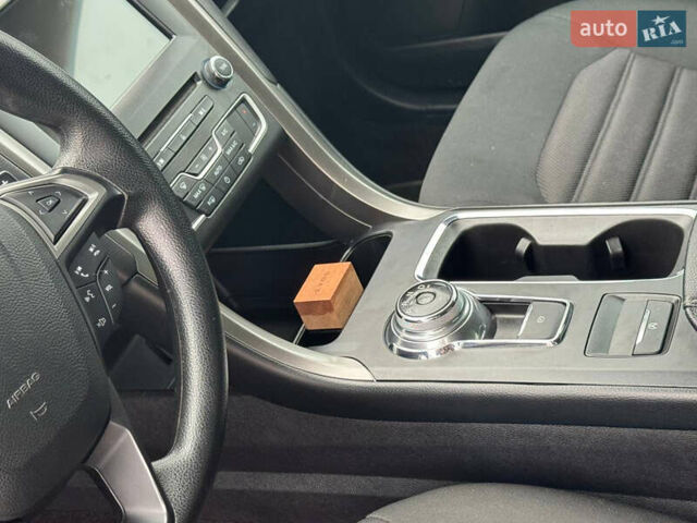 Красный Форд Фьюжн, объемом двигателя 1.5 л и пробегом 76 тыс. км за 10400 $, фото 16 на Automoto.ua