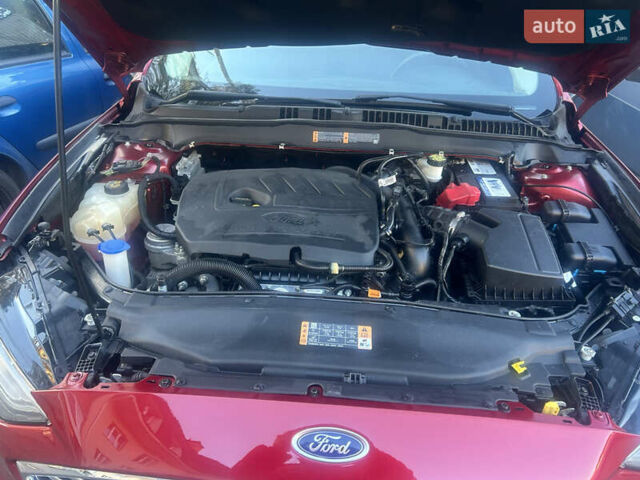 Красный Форд Фьюжн, объемом двигателя 1.6 л и пробегом 130 тыс. км за 13000 $, фото 4 на Automoto.ua