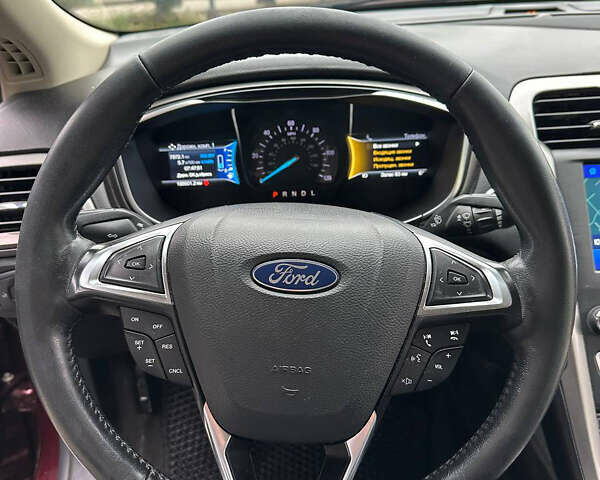 Красный Форд Фьюжн, объемом двигателя 2 л и пробегом 187 тыс. км за 14800 $, фото 6 на Automoto.ua