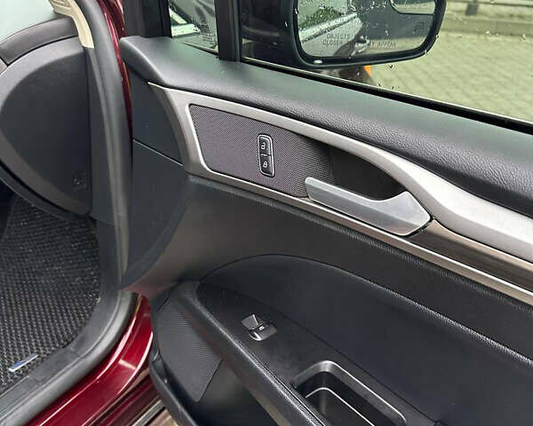 Красный Форд Фьюжн, объемом двигателя 2 л и пробегом 187 тыс. км за 14800 $, фото 17 на Automoto.ua