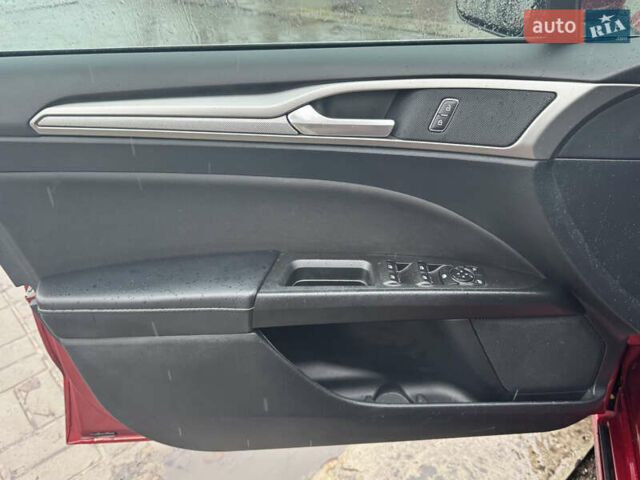 Красный Форд Фьюжн, объемом двигателя 1.5 л и пробегом 76 тыс. км за 10200 $, фото 12 на Automoto.ua