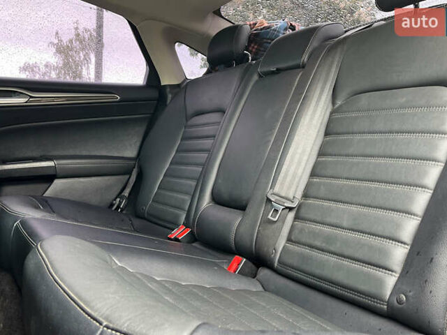 Форд Фьюжн 2018 в Коломые на Automoto.ua Красный Форд Фьюжн, объемом двигателя 2 л и пробегом 119 тыс. км за 16500 $, фото 14 на Automoto.ua