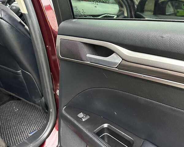 Красный Форд Фьюжн, объемом двигателя 2 л и пробегом 187 тыс. км за 14800 $, фото 14 на Automoto.ua