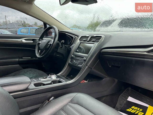 Форд Фьюжн 2018 в Коломые на Automoto.ua Красный Форд Фьюжн, объемом двигателя 2 л и пробегом 119 тыс. км за 16500 $, фото 18 на Automoto.ua