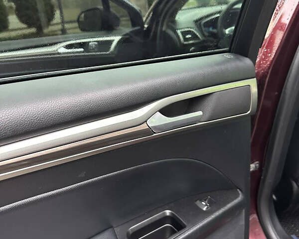 Красный Форд Фьюжн, объемом двигателя 2 л и пробегом 187 тыс. км за 14800 $, фото 12 на Automoto.ua