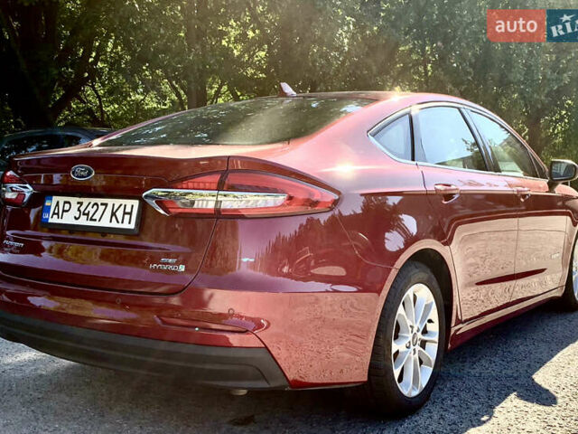Красный Форд Фьюжн, объемом двигателя 2 л и пробегом 268 тыс. км за 13700 $, фото 6 на Automoto.ua