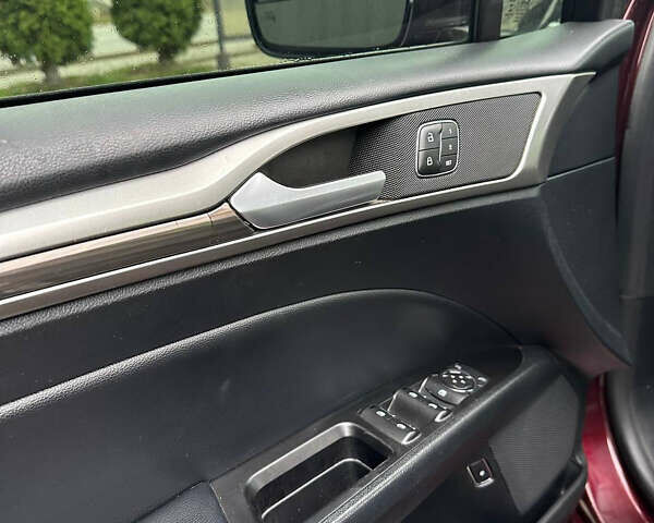 Красный Форд Фьюжн, объемом двигателя 2 л и пробегом 187 тыс. км за 14800 $, фото 3 на Automoto.ua