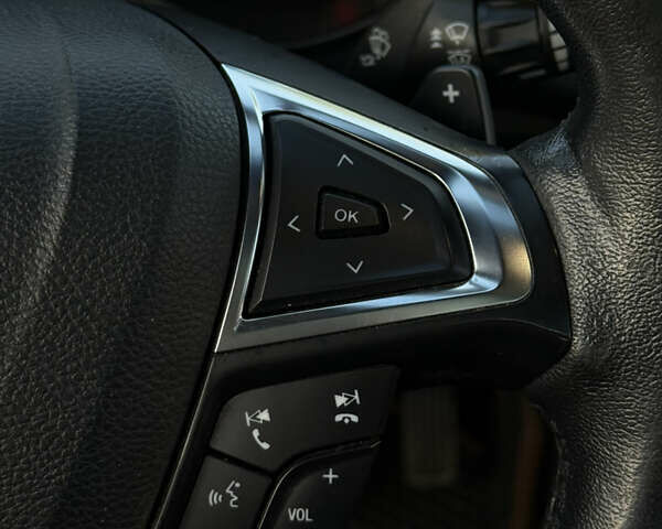 Червоний Форд Фьюжен, об'ємом двигуна 2 л та пробігом 207 тис. км за 12999 $, фото 19 на Automoto.ua