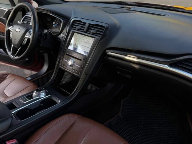 Червоний Форд Фьюжен, об'ємом двигуна 2 л та пробігом 206 тис. км за 12999 $, фото 9 на Automoto.ua