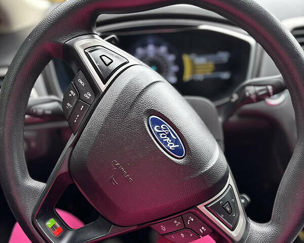 Красный Форд Фьюжн, объемом двигателя 2 л и пробегом 73 тыс. км за 13900 $, фото 13 на Automoto.ua