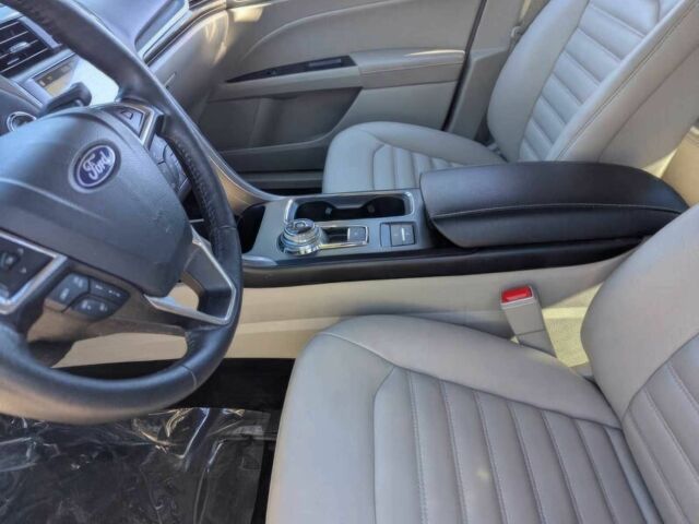 Красный Форд Фьюжн, объемом двигателя 2 л и пробегом 34 тыс. км за 11900 $, фото 8 на Automoto.ua