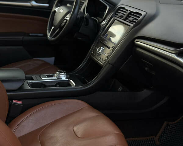 Червоний Форд Фьюжен, об'ємом двигуна 2 л та пробігом 207 тис. км за 12999 $, фото 30 на Automoto.ua