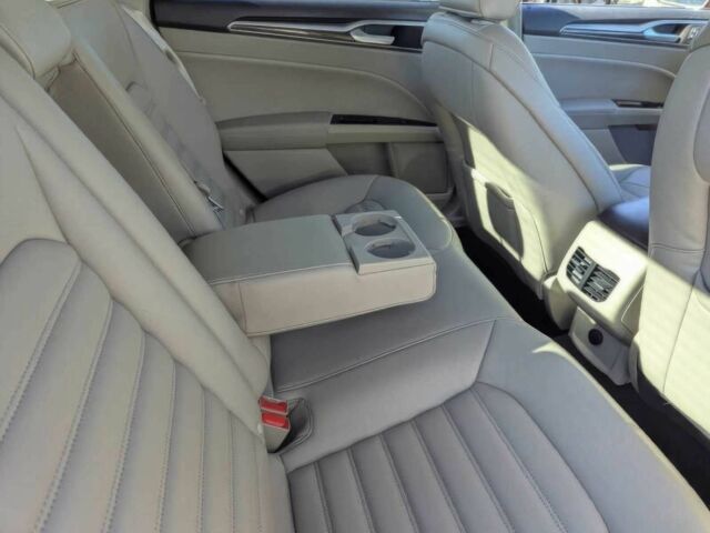 Красный Форд Фьюжн, объемом двигателя 2 л и пробегом 34 тыс. км за 11900 $, фото 10 на Automoto.ua