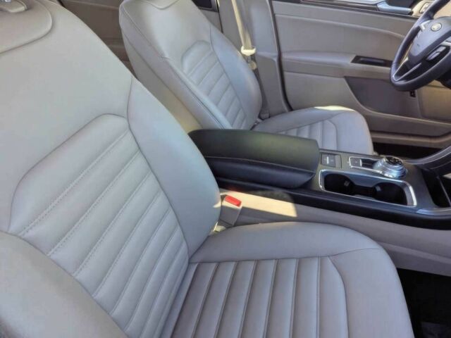 Красный Форд Фьюжн, объемом двигателя 2 л и пробегом 34 тыс. км за 11900 $, фото 9 на Automoto.ua