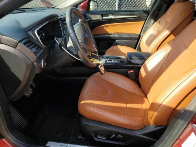 Красный Форд Фьюжн, объемом двигателя 2 л и пробегом 82 тыс. км за 2400 $, фото 6 на Automoto.ua