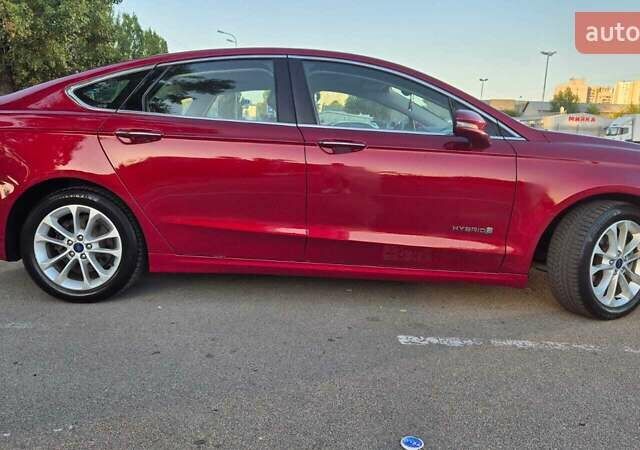 Красный Форд Фьюжн, объемом двигателя 2 л и пробегом 154 тыс. км за 15300 $, фото 7 на Automoto.ua