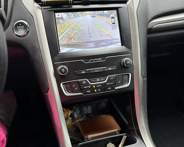 Красный Форд Фьюжн, объемом двигателя 2 л и пробегом 73 тыс. км за 13900 $, фото 12 на Automoto.ua