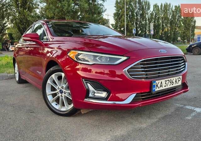 Форд Фьюжен 2019 у Києві на Automoto.ua Червоний Форд Фьюжен, об'ємом двигуна 2 л та пробігом 154 тис. км за 15300 $, фото 1 на Automoto.ua