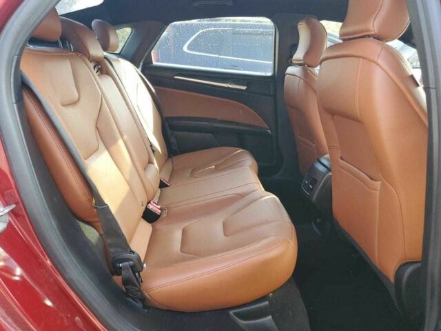 Красный Форд Фьюжн, объемом двигателя 2 л и пробегом 82 тыс. км за 2400 $, фото 9 на Automoto.ua