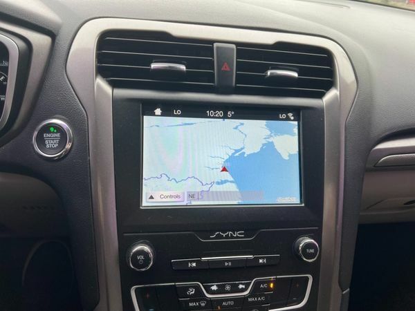 Червоний Форд Фьюжен, об'ємом двигуна 2 л та пробігом 217 тис. км за 12999 $, фото 12 на Automoto.ua