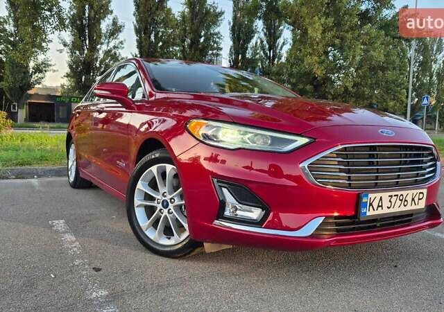 Красный Форд Фьюжн, объемом двигателя 2 л и пробегом 154 тыс. км за 15300 $, фото 5 на Automoto.ua