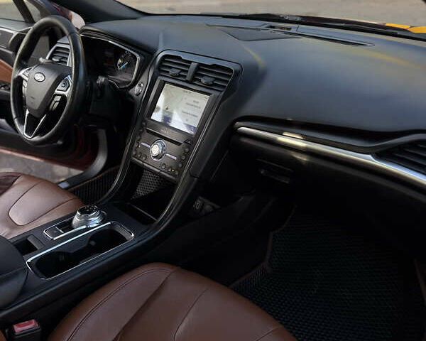 Червоний Форд Фьюжен, об'ємом двигуна 2 л та пробігом 207 тис. км за 12999 $, фото 8 на Automoto.ua