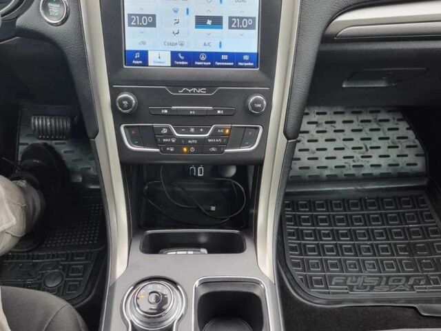 Красный Форд Фьюжн, объемом двигателя 1.5 л и пробегом 124 тыс. км за 12500 $, фото 5 на Automoto.ua