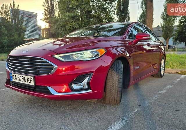 Форд Фьюжен 2019 у Києві на Automoto.ua Червоний Форд Фьюжен, об'ємом двигуна 2 л та пробігом 154 тис. км за 15300 $, фото 3 на Automoto.ua