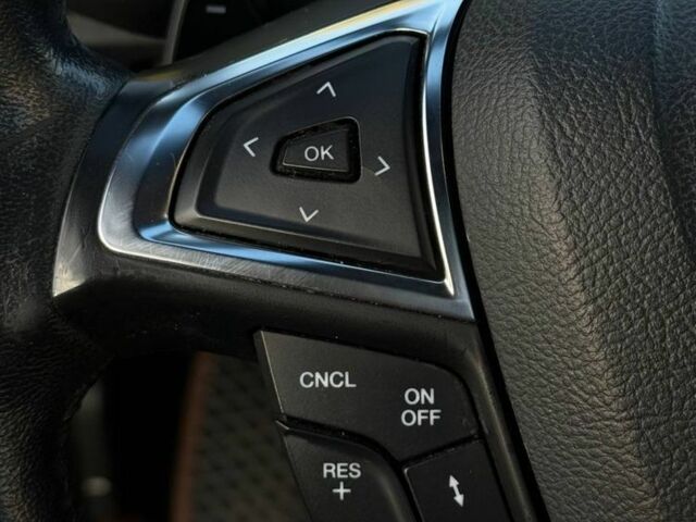 Червоний Форд Фьюжен, об'ємом двигуна 2 л та пробігом 206 тис. км за 12999 $, фото 18 на Automoto.ua