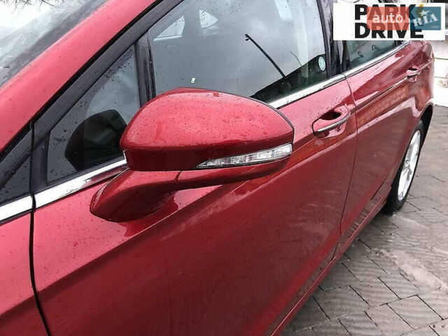 Красный Форд Фьюжн, объемом двигателя 1.5 л и пробегом 82 тыс. км за 14500 $, фото 2 на Automoto.ua