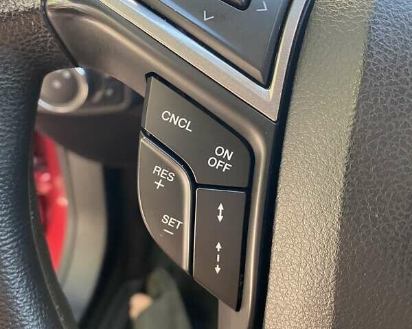 Красный Форд Фьюжн, объемом двигателя 2 л и пробегом 57 тыс. км за 15200 $, фото 19 на Automoto.ua