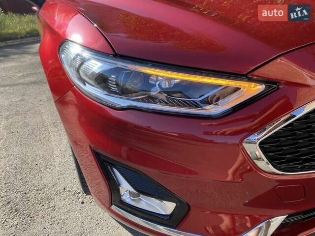 Красный Форд Фьюжн, объемом двигателя 2 л и пробегом 57 тыс. км за 15200 $, фото 9 на Automoto.ua