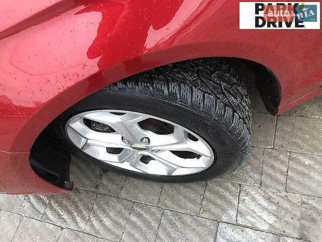 Красный Форд Фьюжн, объемом двигателя 1.5 л и пробегом 82 тыс. км за 14500 $, фото 6 на Automoto.ua