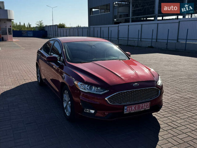 Форд Фьюжн 2020 в Полтаве на Automoto.ua Красный Форд Фьюжн, объемом двигателя 1.5 л и пробегом 185 тыс. км за 15600 $, фото 6 на Automoto.ua