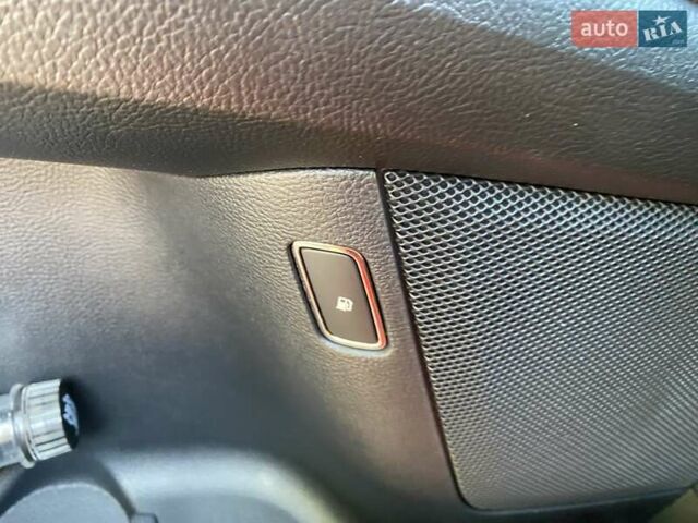 Красный Форд Фьюжн, объемом двигателя 2 л и пробегом 57 тыс. км за 15200 $, фото 27 на Automoto.ua