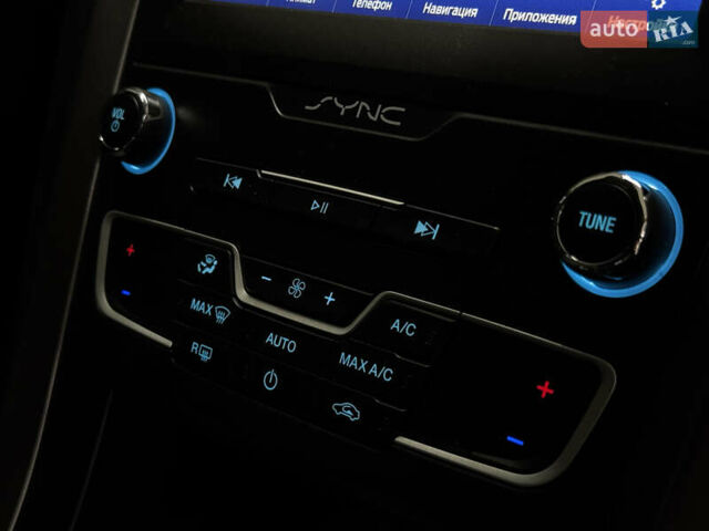 Красный Форд Фьюжн, объемом двигателя 2.49 л и пробегом 126 тыс. км за 14999 $, фото 30 на Automoto.ua