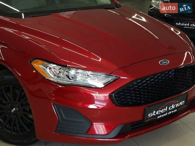 Форд Фьюжн 2020 в Николаеве на Automoto.ua Красный Форд Фьюжн, объемом двигателя 2.49 л и пробегом 126 тыс. км за 15969 $, фото 4 на Automoto.ua