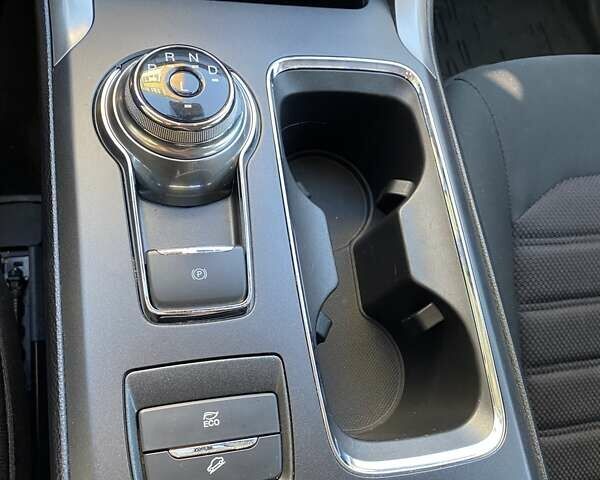 Красный Форд Фьюжн, объемом двигателя 2 л и пробегом 57 тыс. км за 15200 $, фото 22 на Automoto.ua