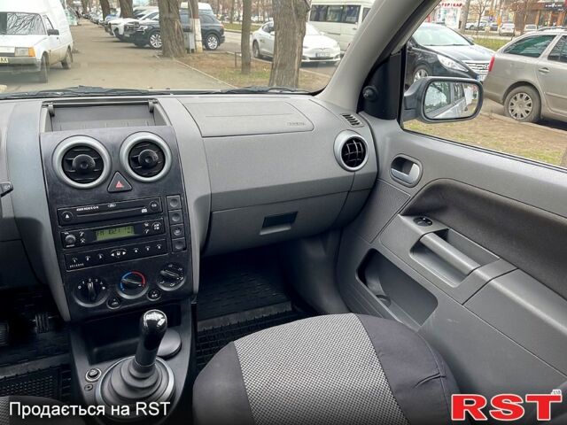 Форд Фьюжн, объемом двигателя 14 л и пробегом 217 тыс. км за 4499 $, фото 9 на Automoto.ua