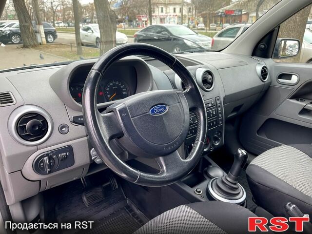 Форд Фьюжн, объемом двигателя 14 л и пробегом 217 тыс. км за 4499 $, фото 6 на Automoto.ua