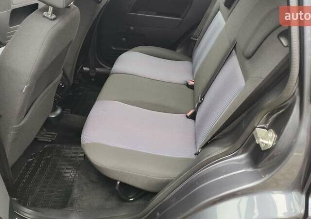 Форд Фьюжн, объемом двигателя 0 л и пробегом 180 тыс. км за 4900 $, фото 12 на Automoto.ua