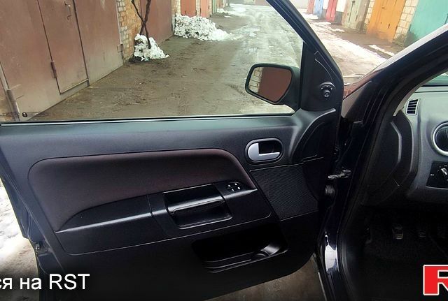 Форд Фьюжн, объемом двигателя 14 л и пробегом 240 тыс. км за 5000 $, фото 1 на Automoto.ua